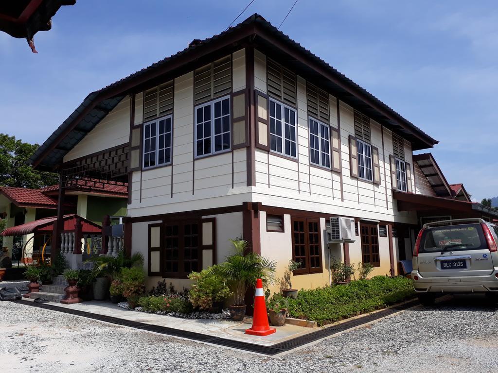 מלון טאיפינג Teratak Opah Kamunting מראה חיצוני תמונה